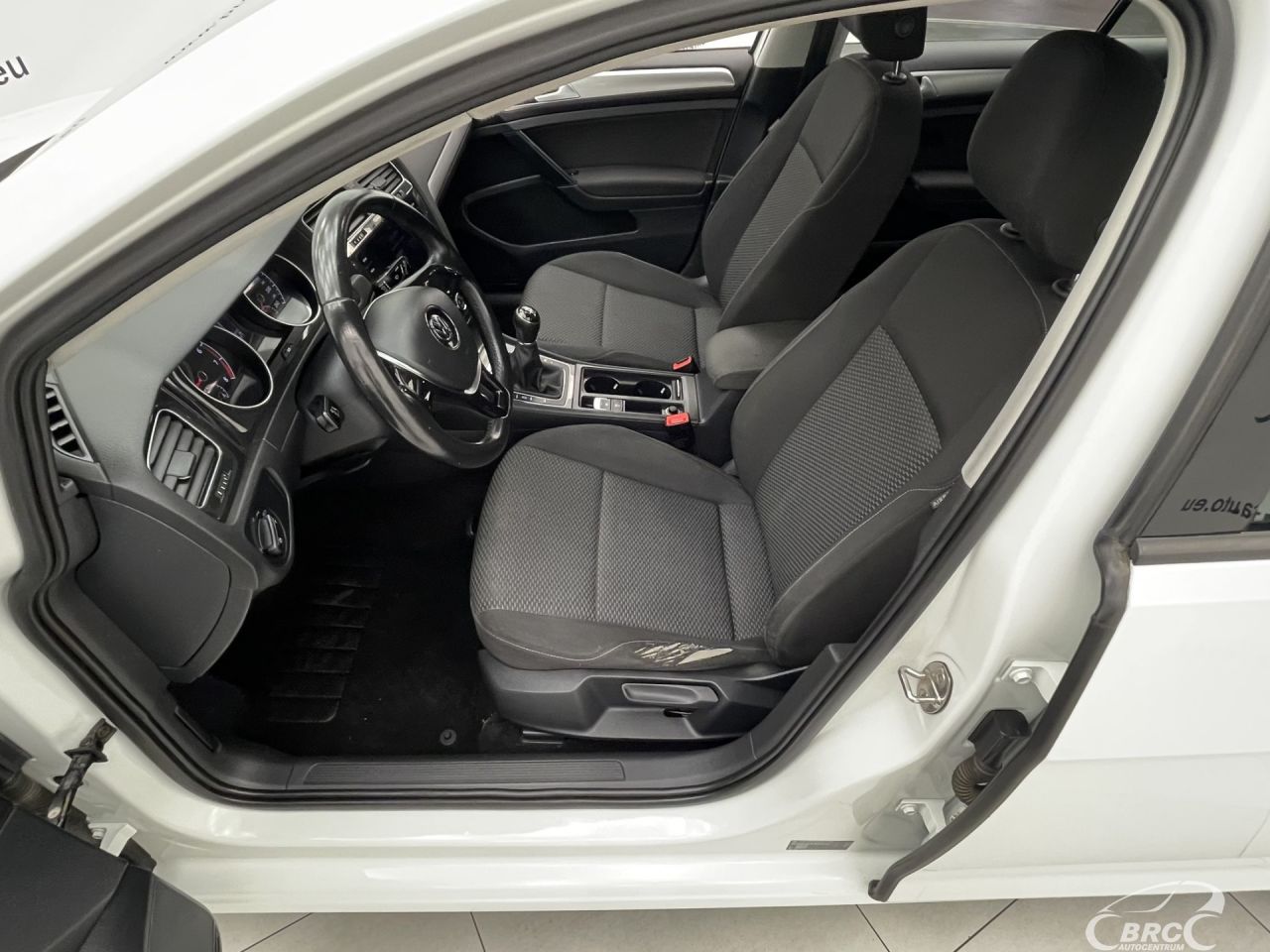 Volkswagen Golf | 19