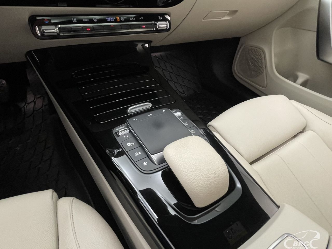 Mercedes-Benz CLA180 | 25