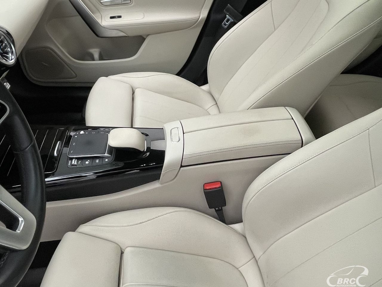 Mercedes-Benz CLA180 | 23