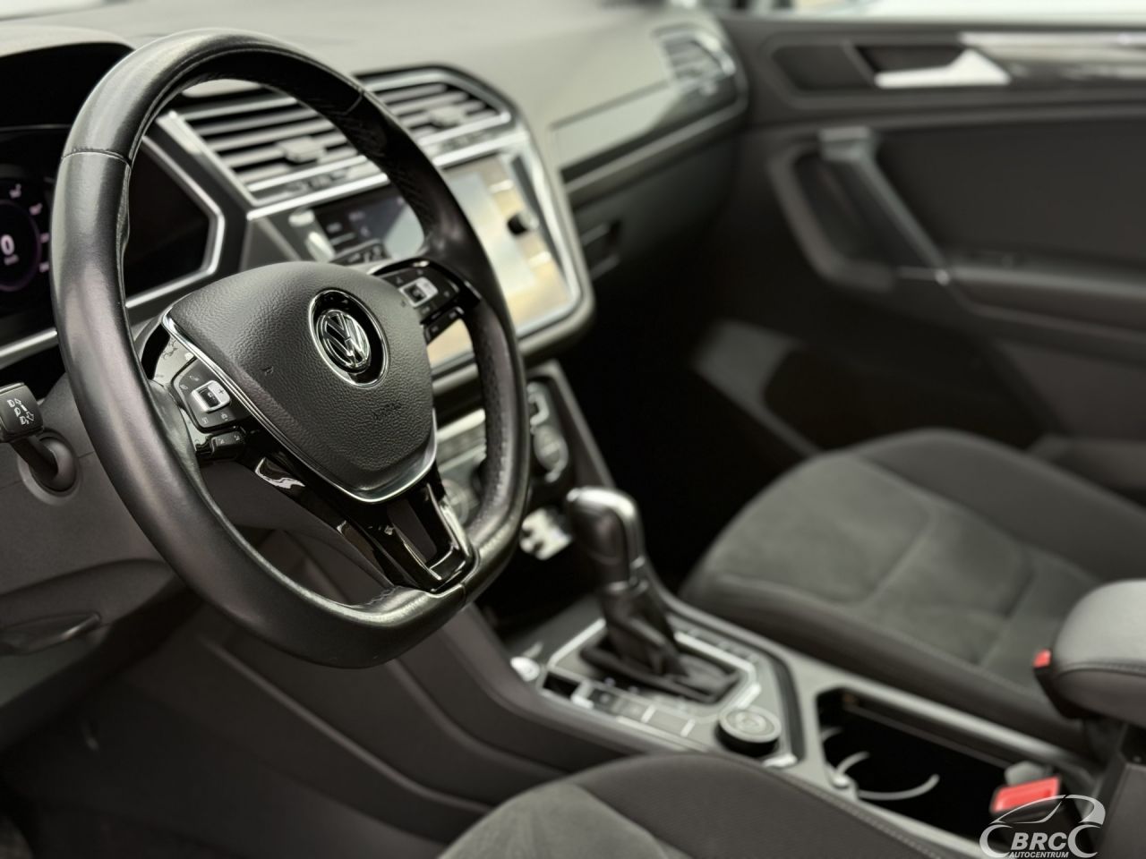 Volkswagen Tiguan | 18
