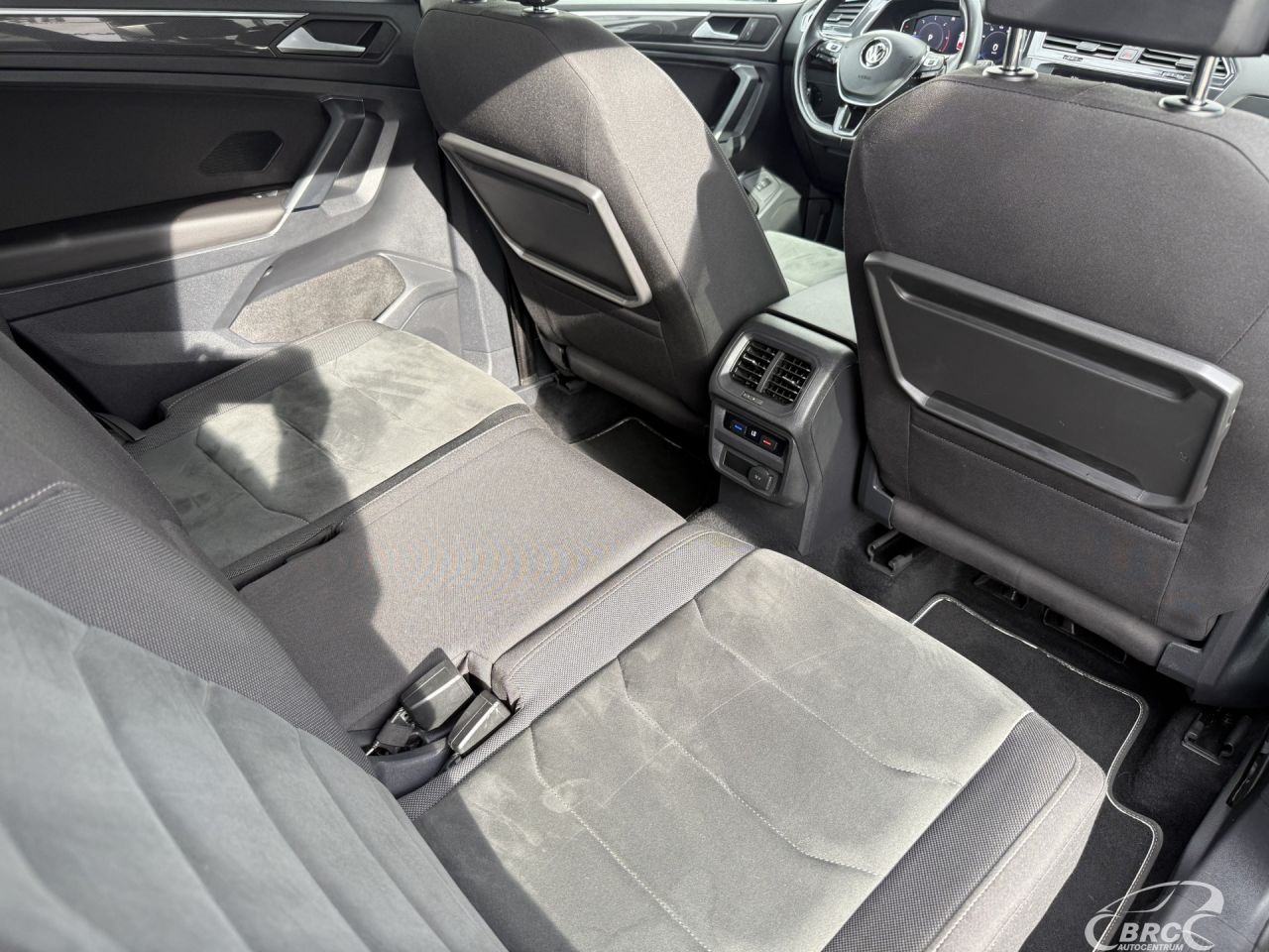 Volkswagen Tiguan | 8