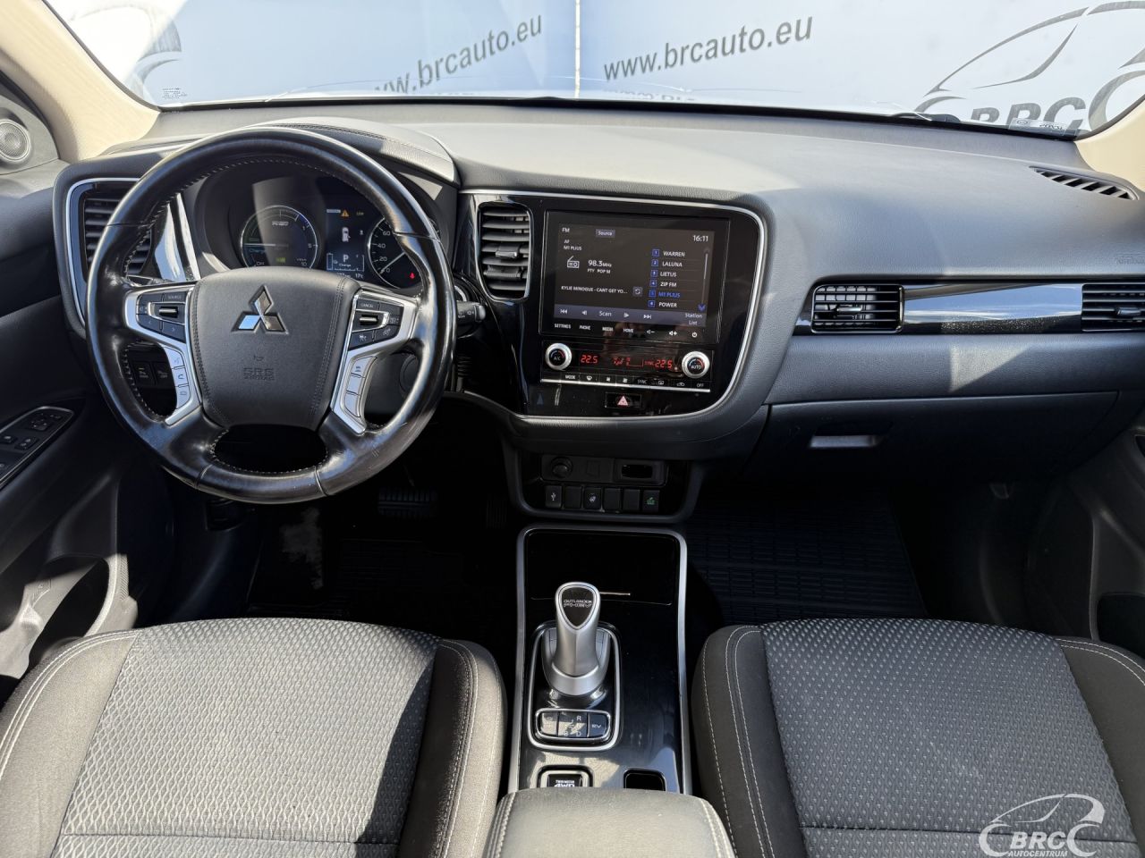 Mitsubishi Outlander | 3