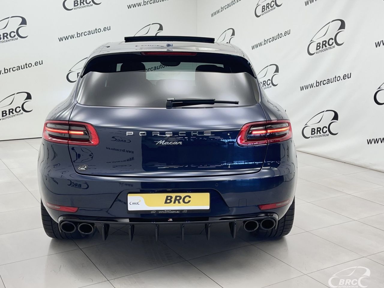 Porsche Macan | 48