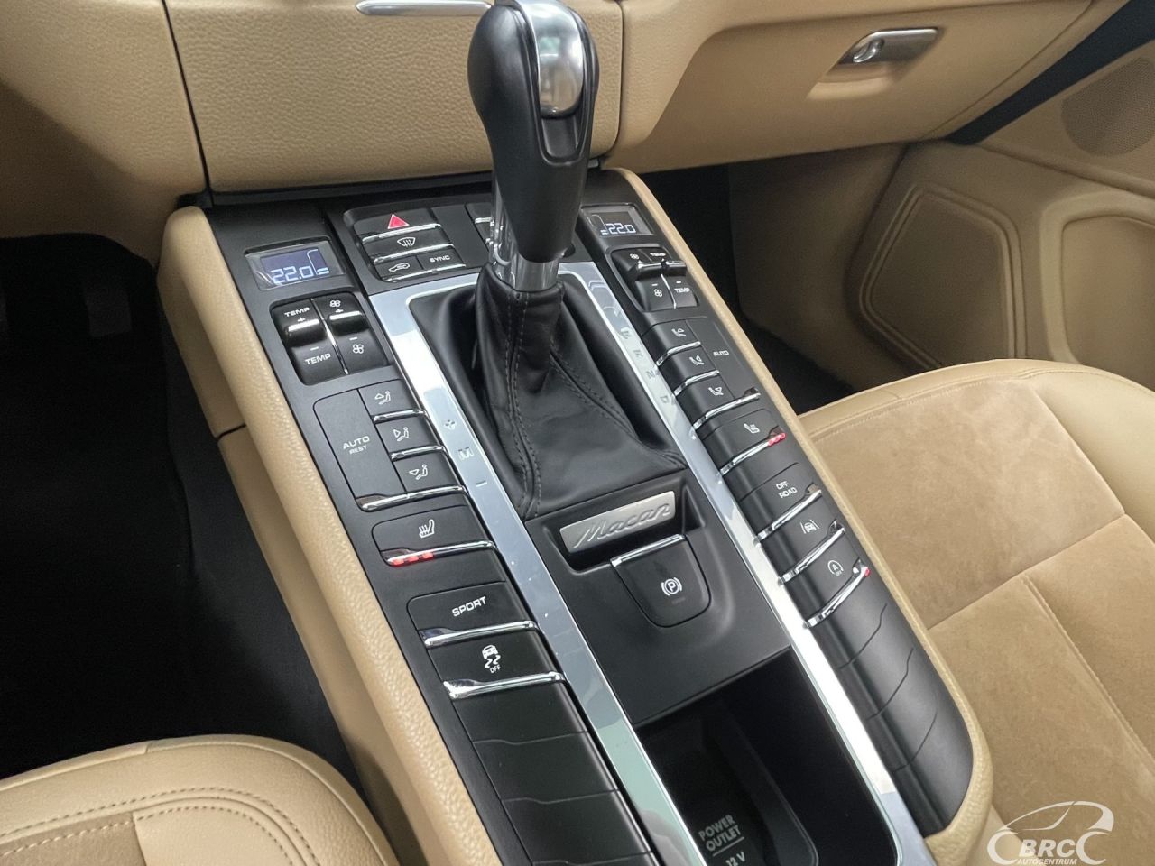 Porsche Macan | 25