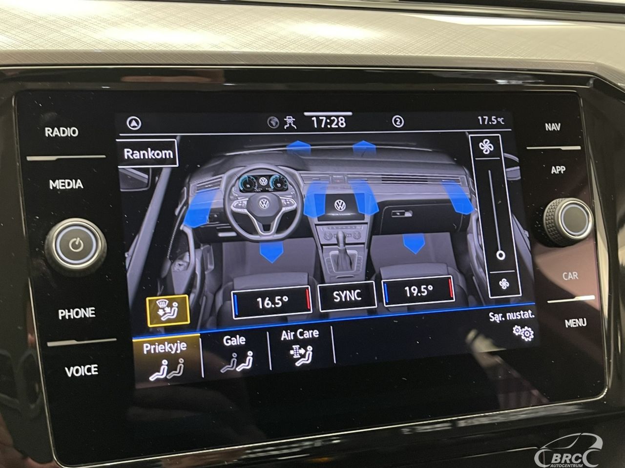 Volkswagen Passat | 41