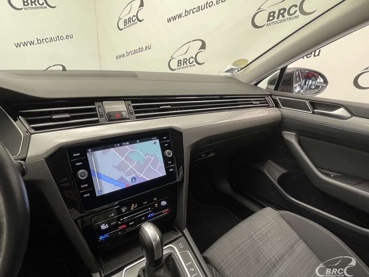 Volkswagen Passat | 25