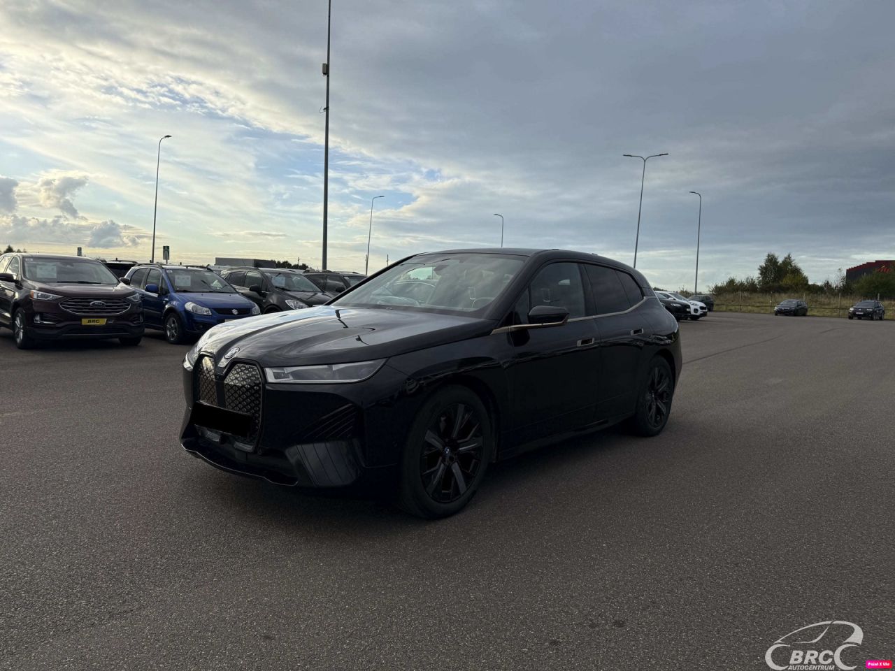 BMW iX, Внедорожник