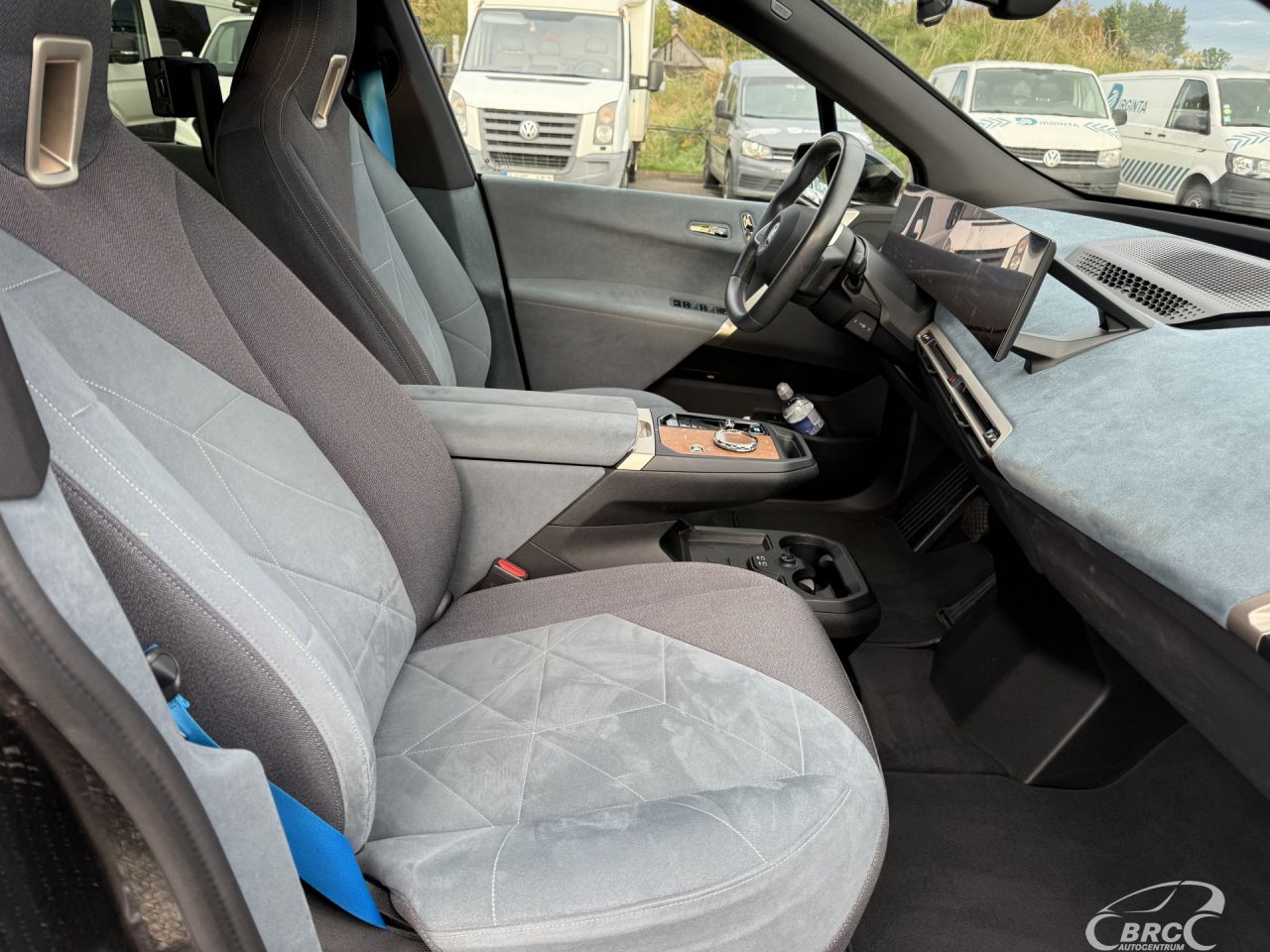 BMW iX | 17