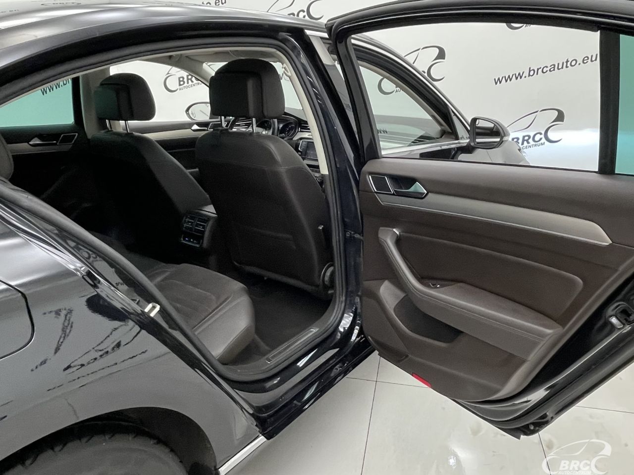 Volkswagen Passat | 12