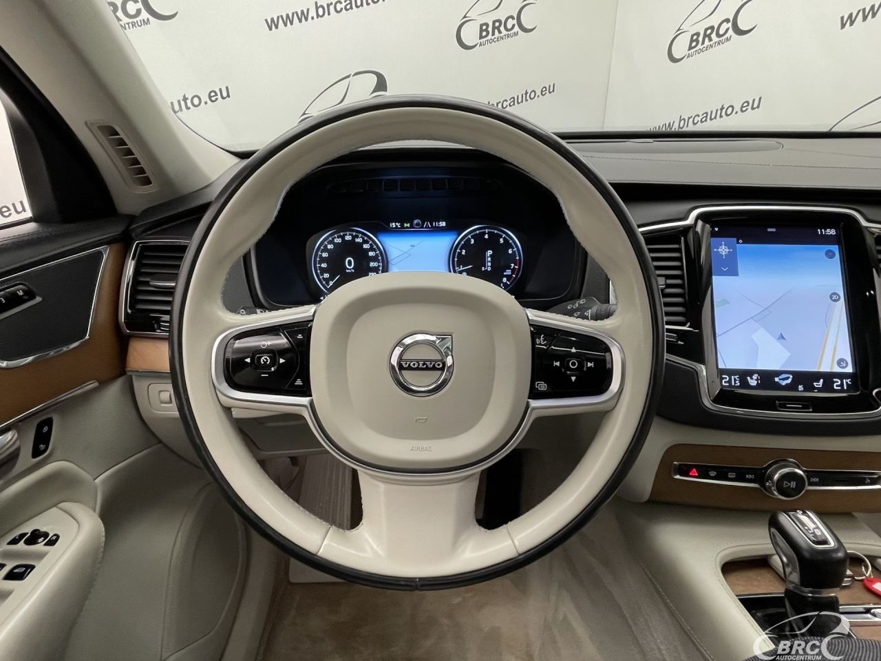Volvo XC90 | 29