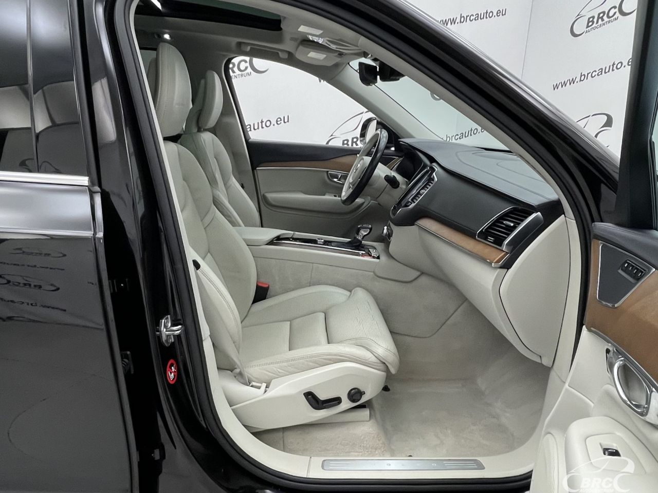 Volvo XC90 | 3