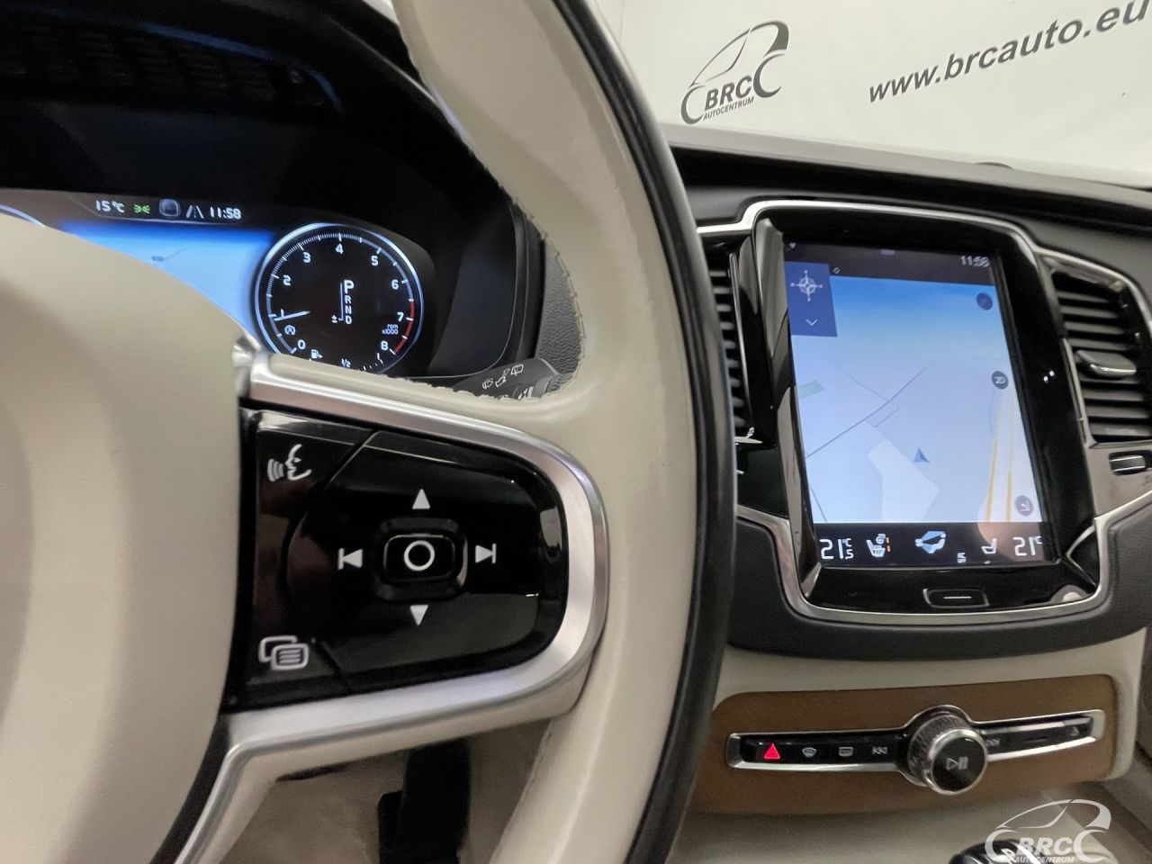 Volvo XC90 | 30
