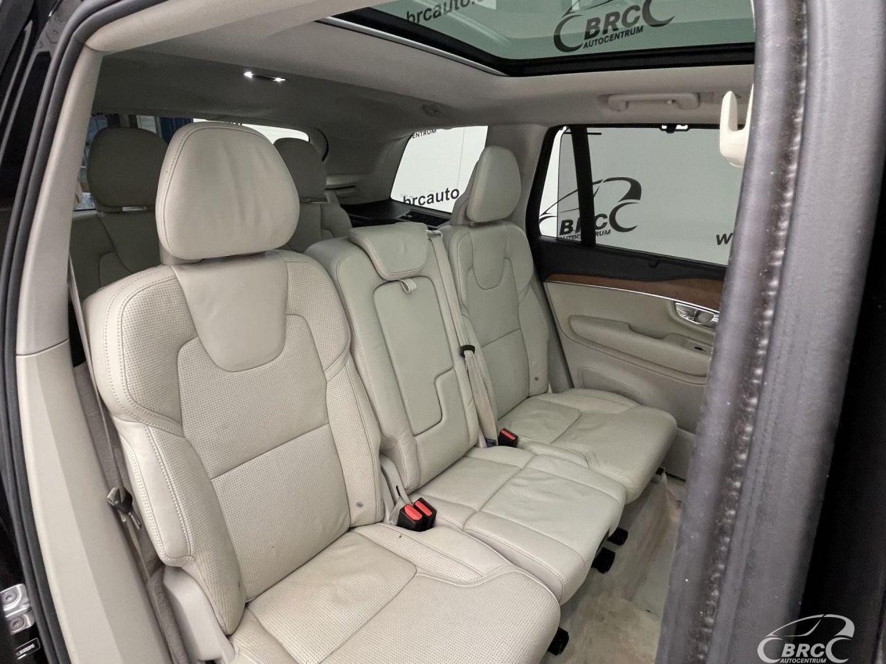 Volvo XC90 | 12