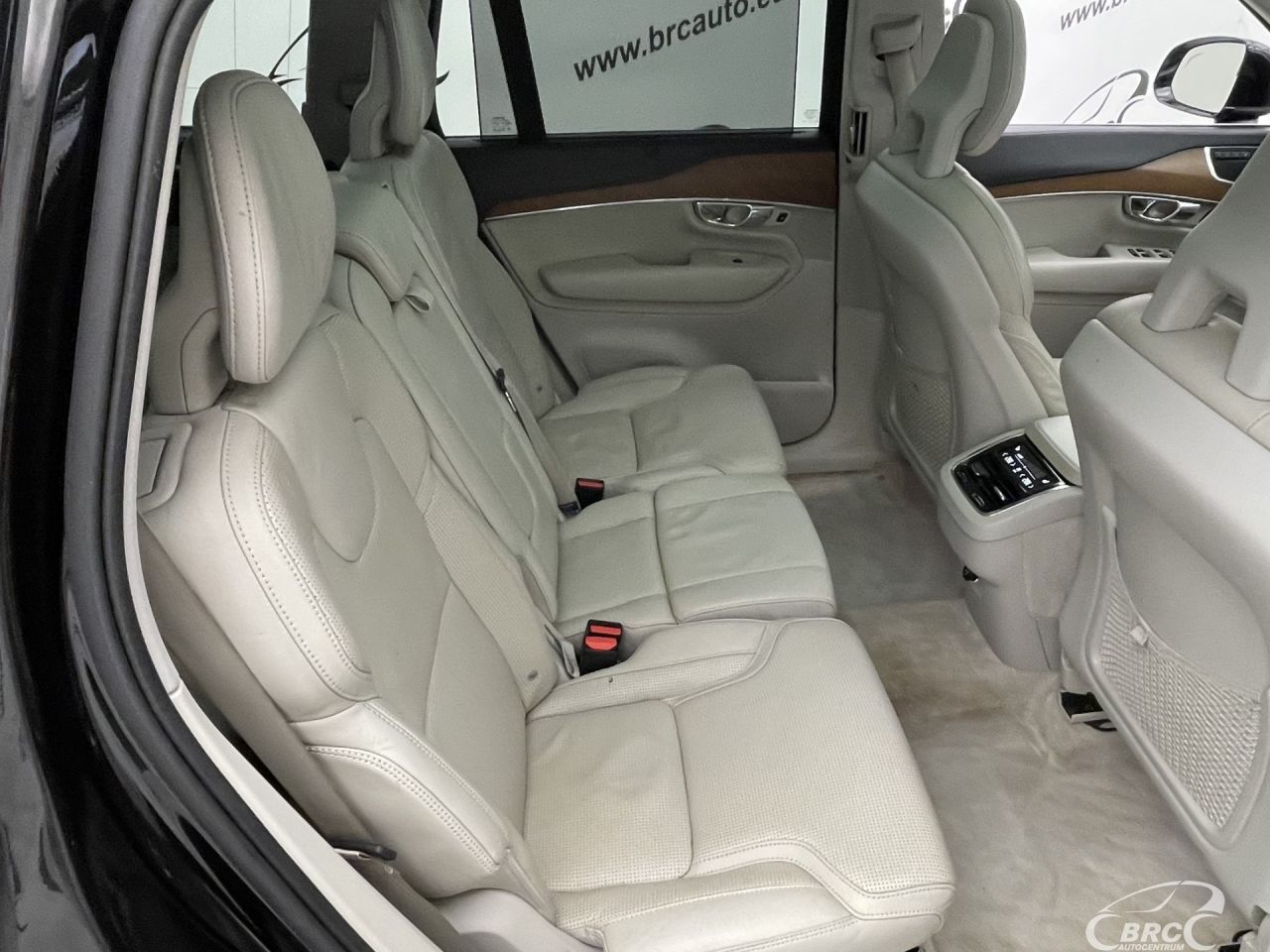 Volvo XC90 | 11