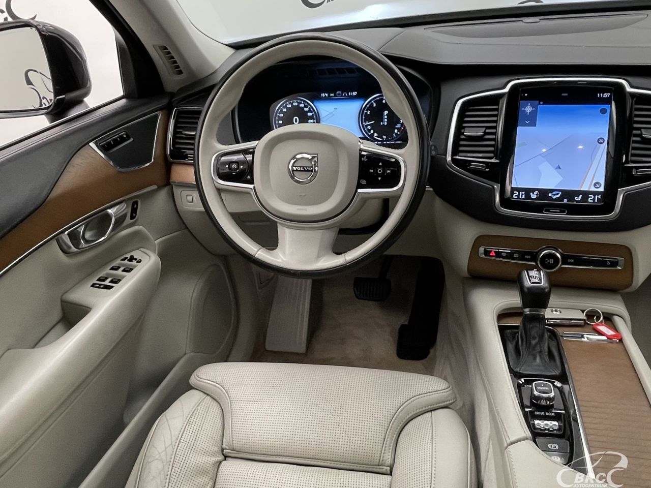 Volvo XC90 | 17