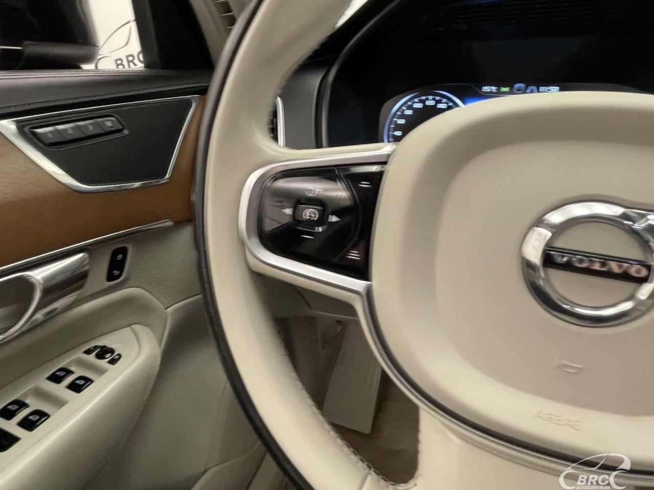 Volvo XC90 | 31