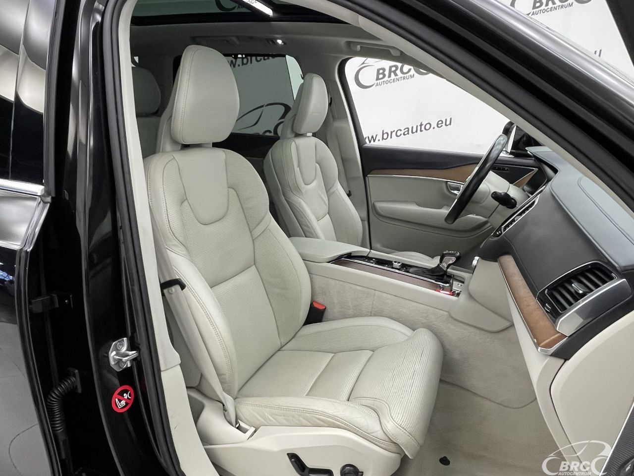 Volvo XC90 | 6