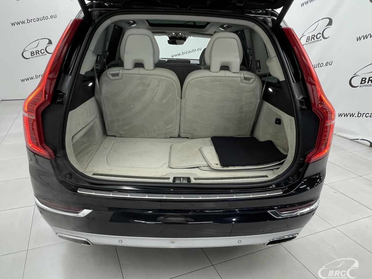 Volvo XC90 | 43