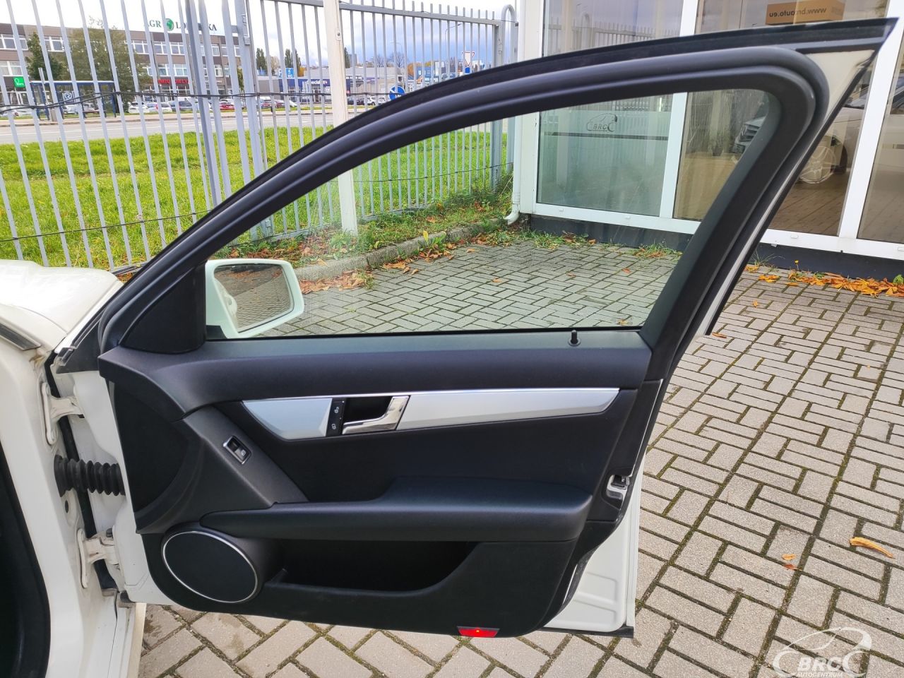 Mercedes-Benz C220 | 2