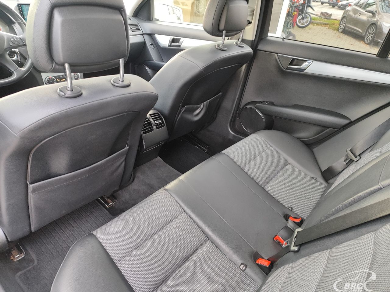 Mercedes-Benz C220 | 12