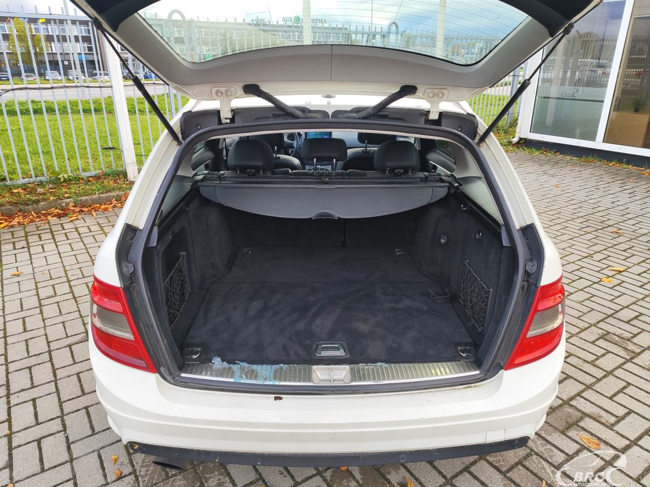 Mercedes-Benz C220 | 9