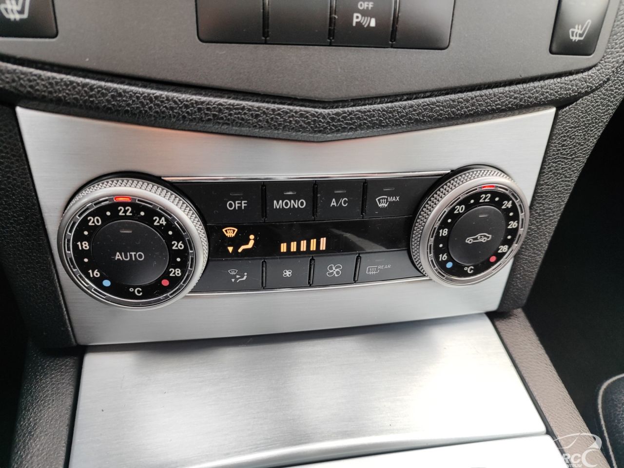 Mercedes-Benz C220 | 24