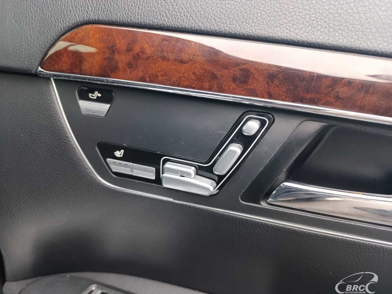 Mercedes-Benz S320 | 31