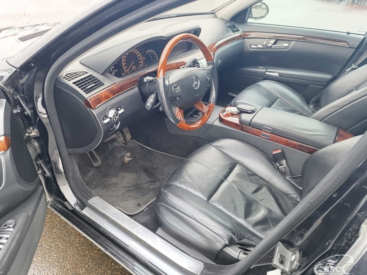 Mercedes-Benz S320 | 11