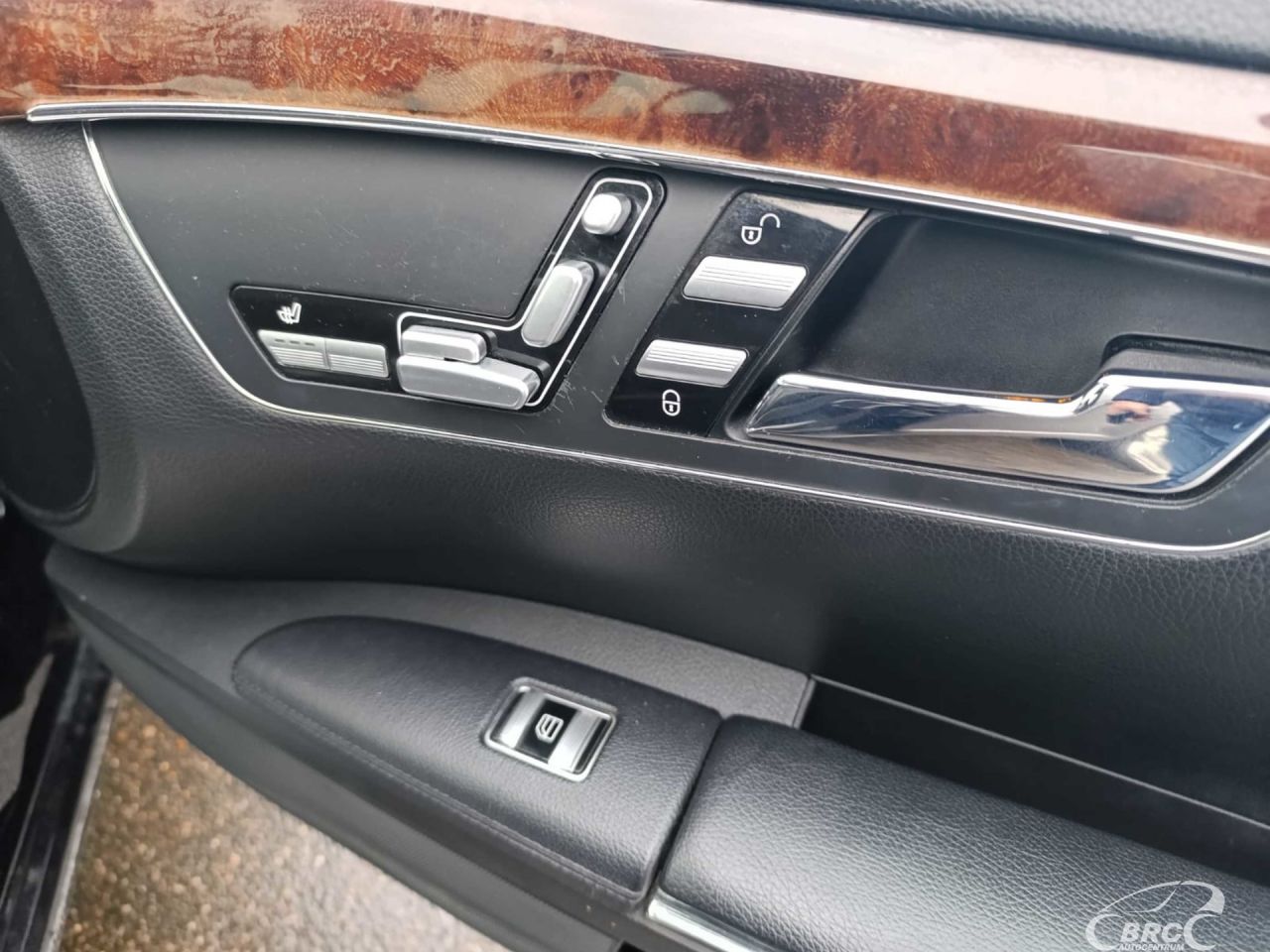 Mercedes-Benz S320 | 12