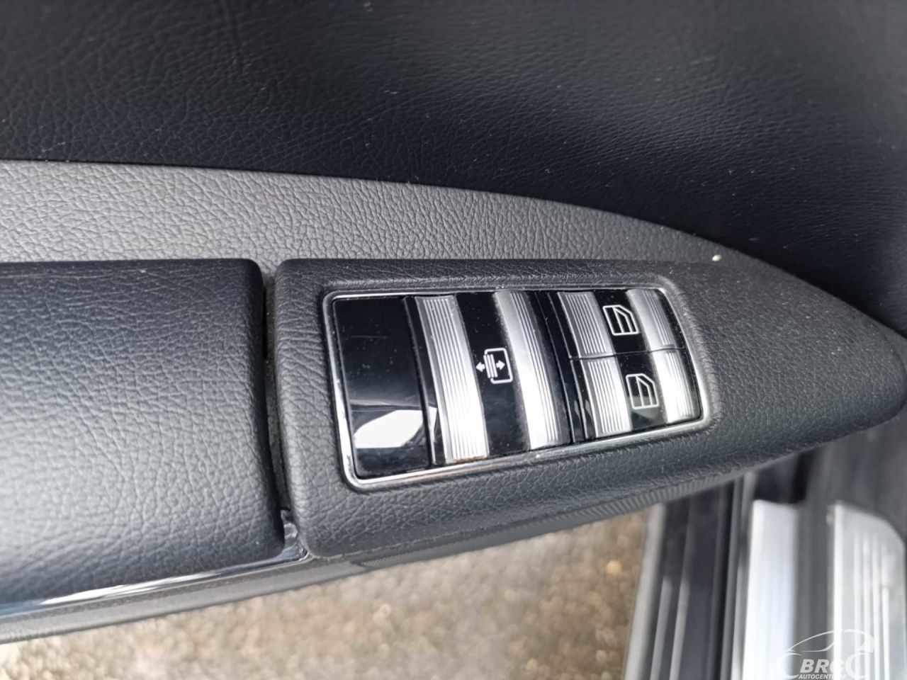 Mercedes-Benz S320 | 27