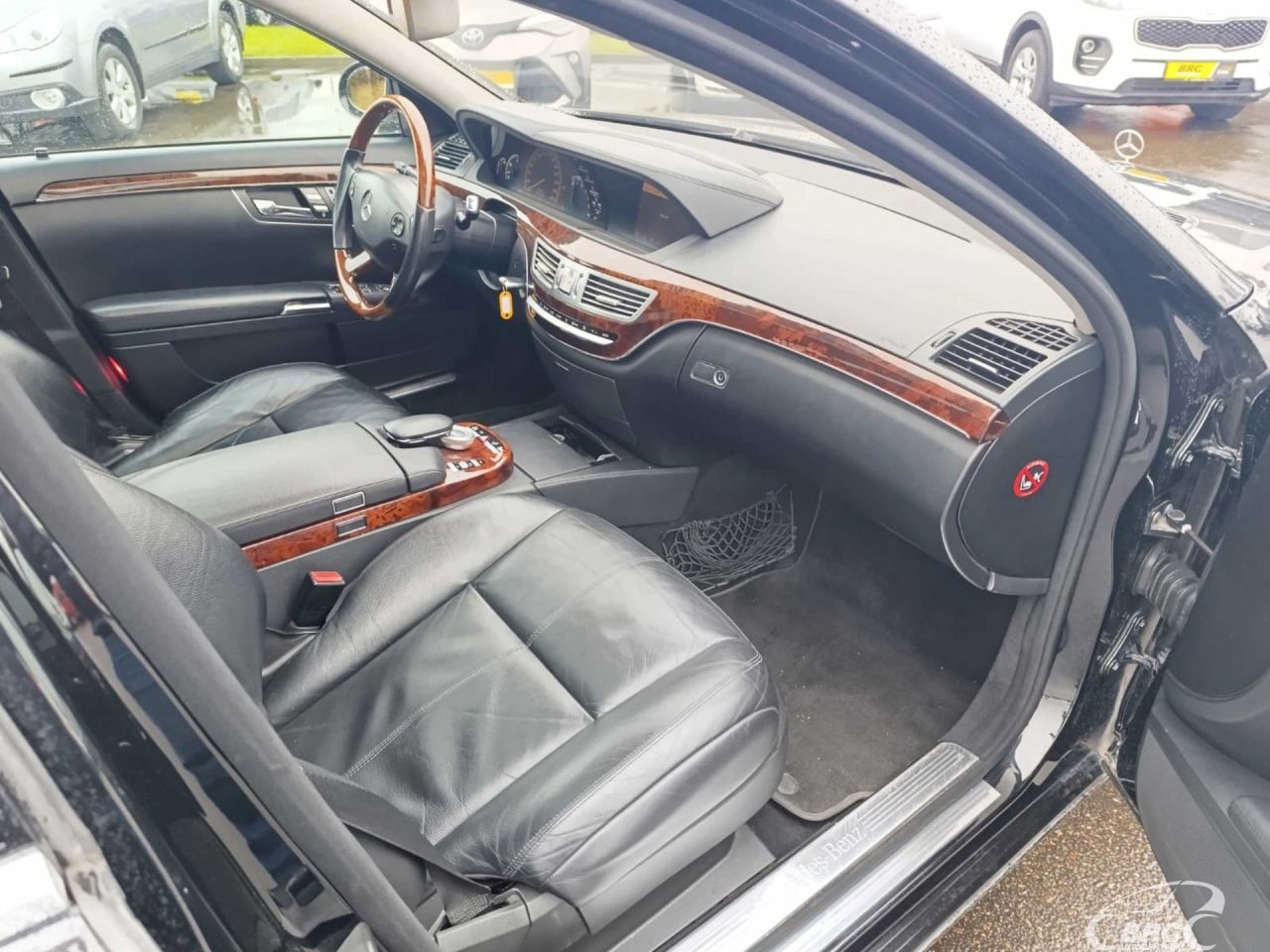 Mercedes-Benz S320 | 10