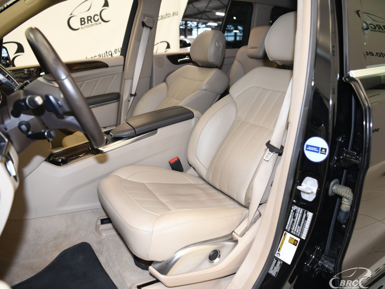 Mercedes-Benz GL450 | 25