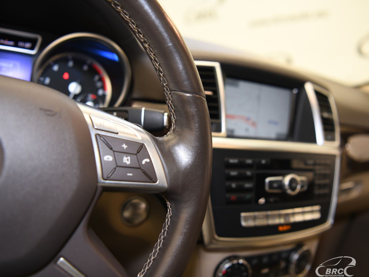 Mercedes-Benz GL450 | 31