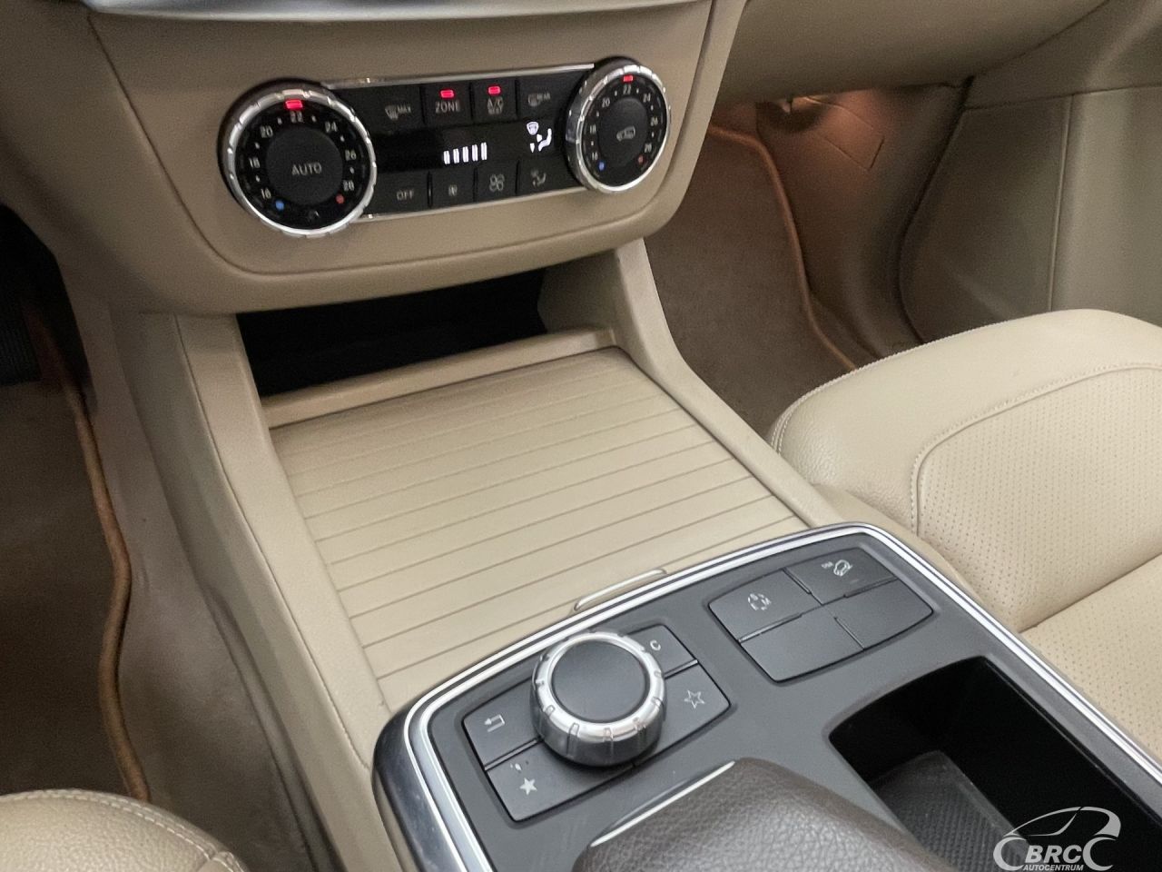 Mercedes-Benz ML250 | 26