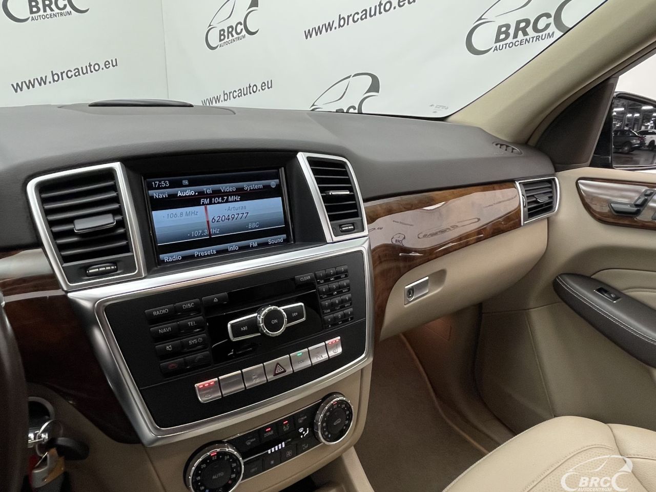 Mercedes-Benz ML250 | 27