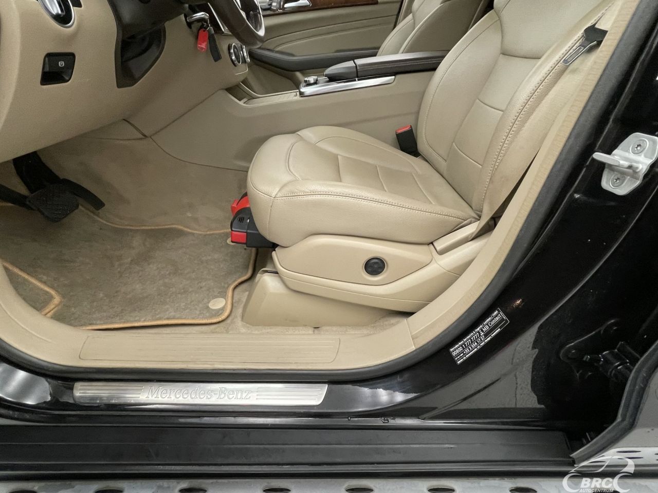 Mercedes-Benz ML250 | 23