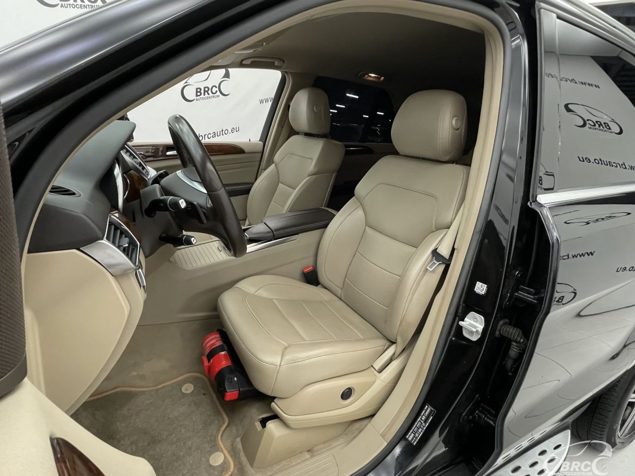 Mercedes-Benz ML250 | 24