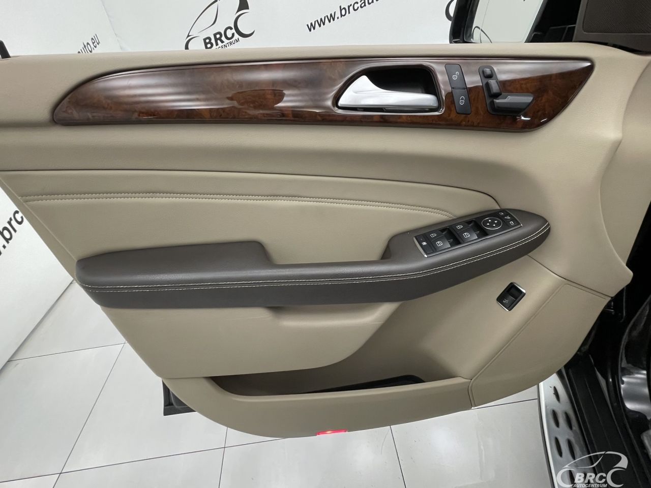 Mercedes-Benz ML250 | 21