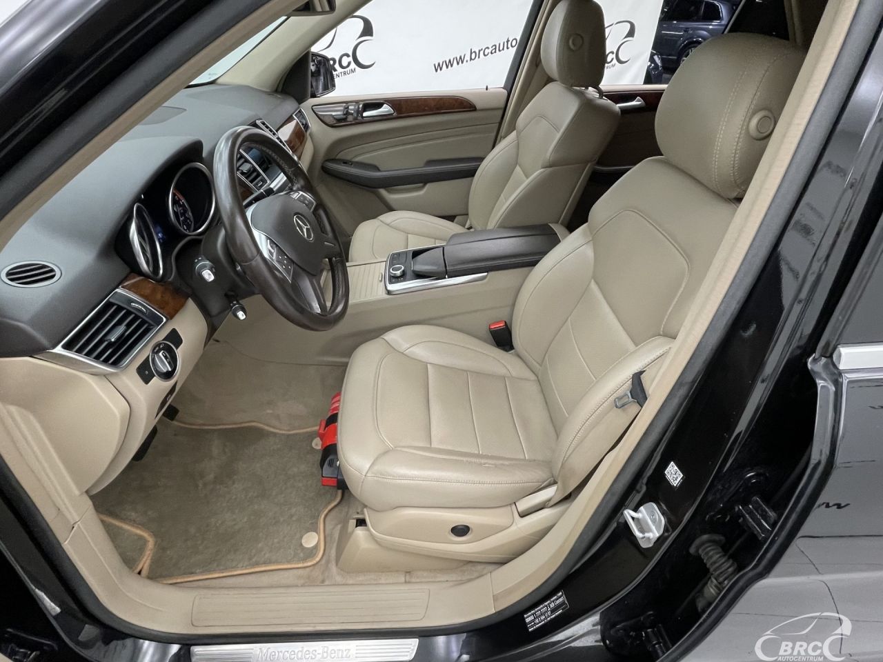 Mercedes-Benz ML250 | 22