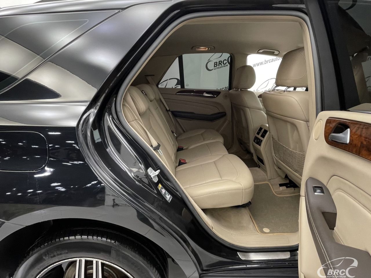 Mercedes-Benz ML250 | 9