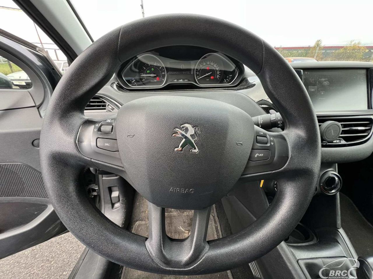 Peugeot 208 | 4