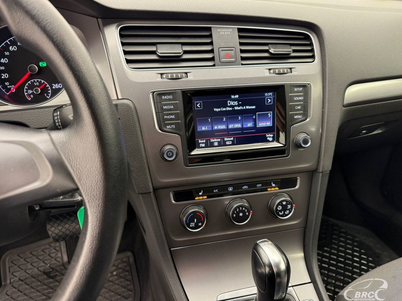 Volkswagen Golf | 10