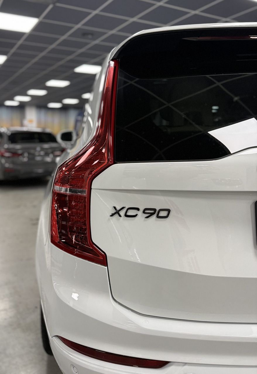 Volvo XC90 | 32