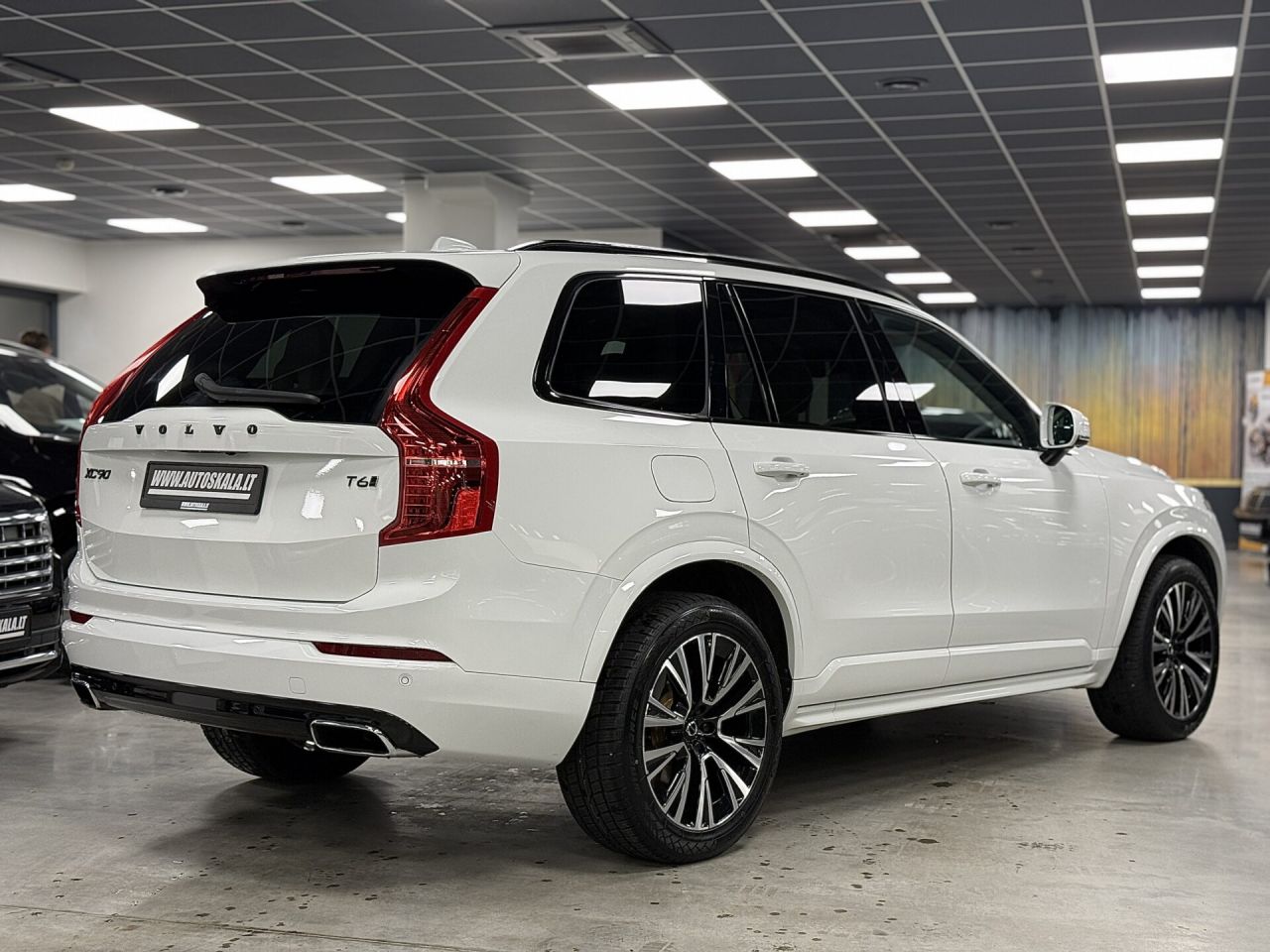 Volvo XC90 | 8