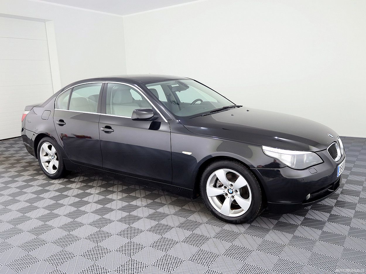 BMW 523, 2.5 l., saloon
