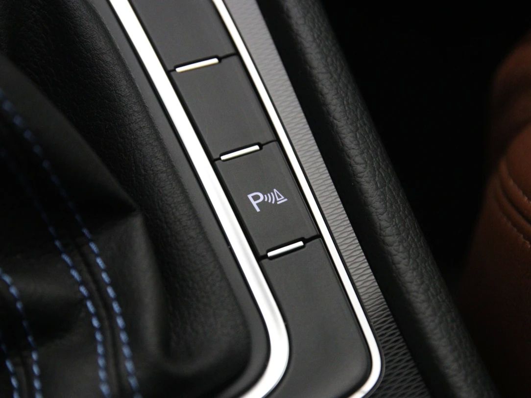 Volkswagen Golf | 28