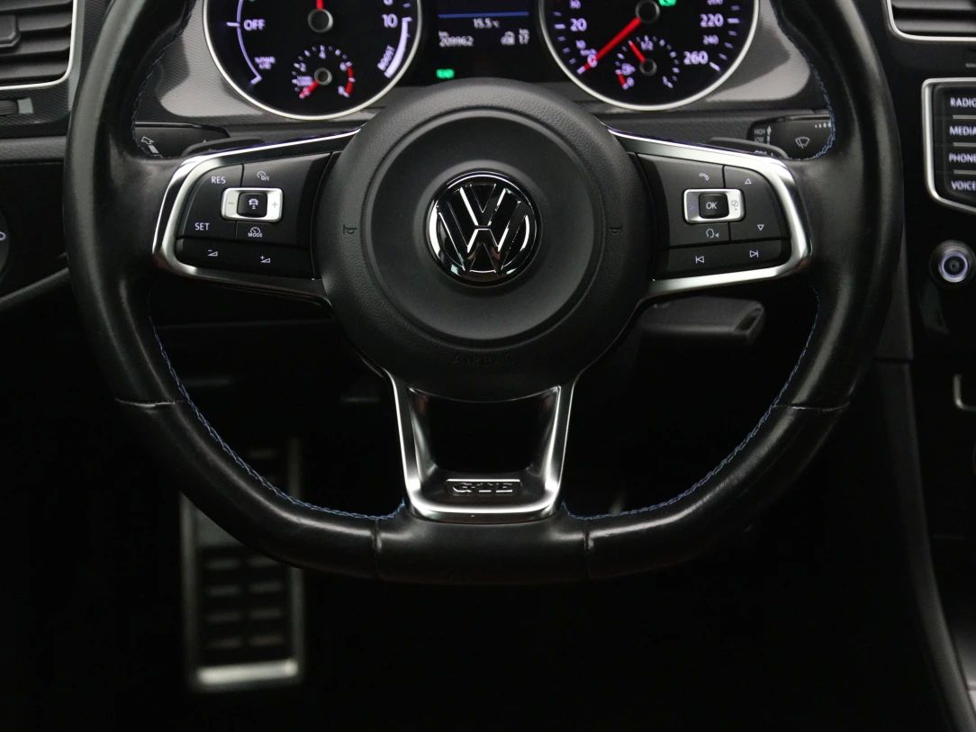 Volkswagen Golf | 17