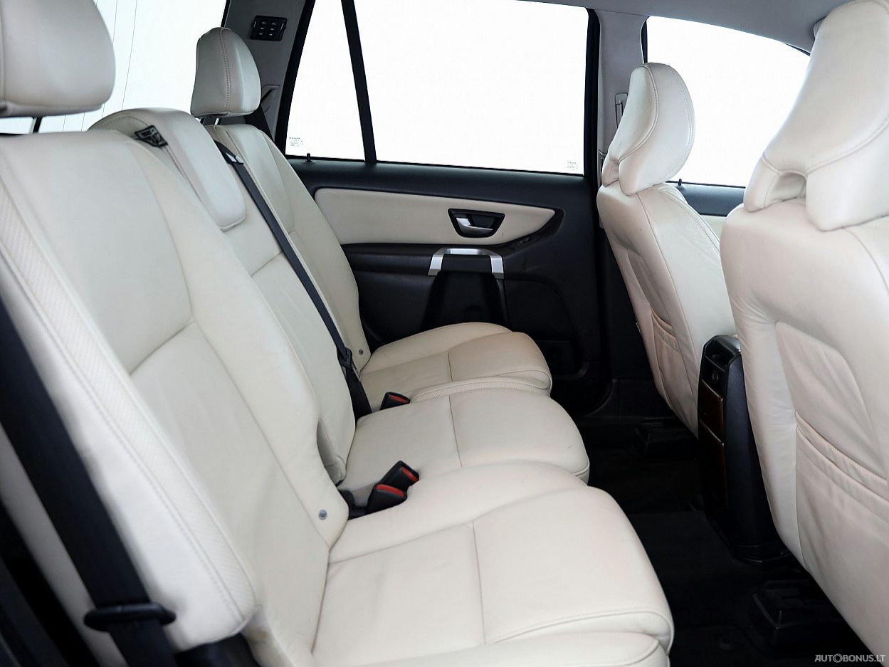 Volvo XC90 | 6
