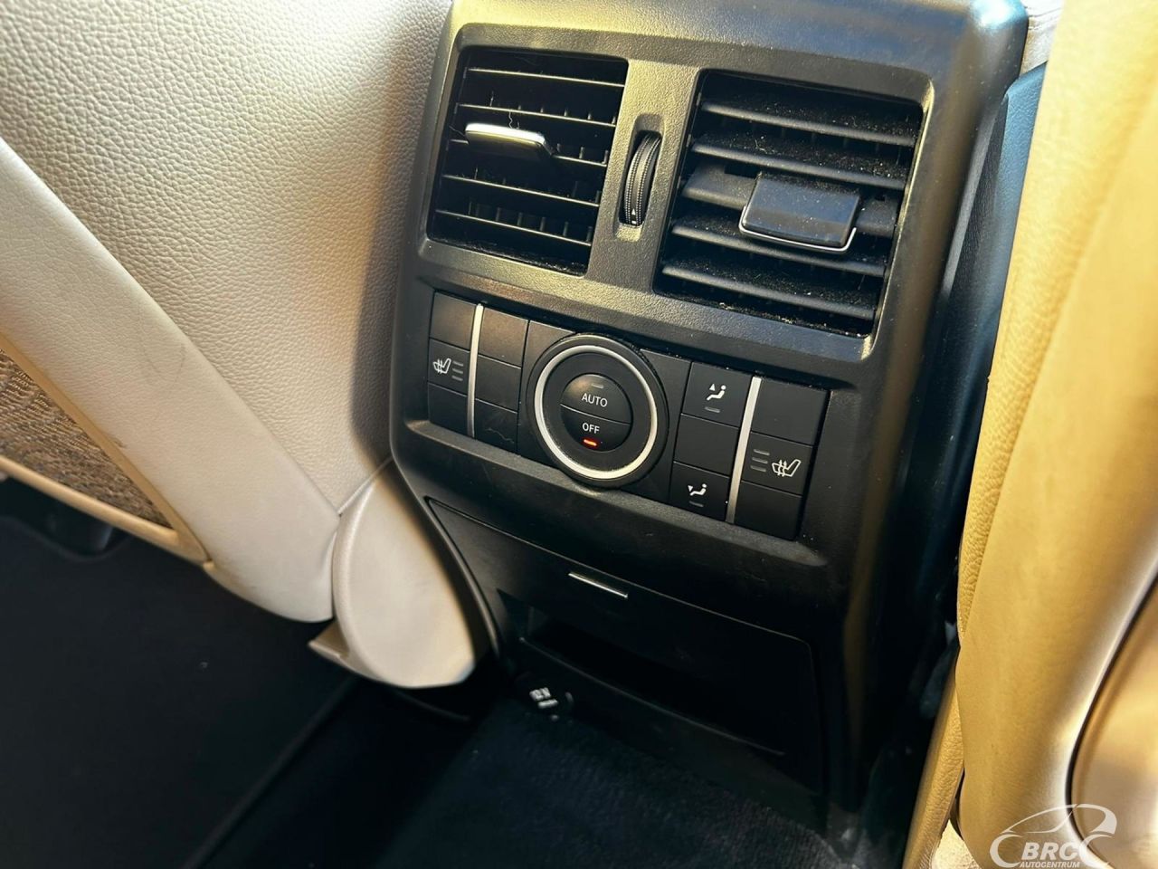 Mercedes-Benz GLS450 | 27