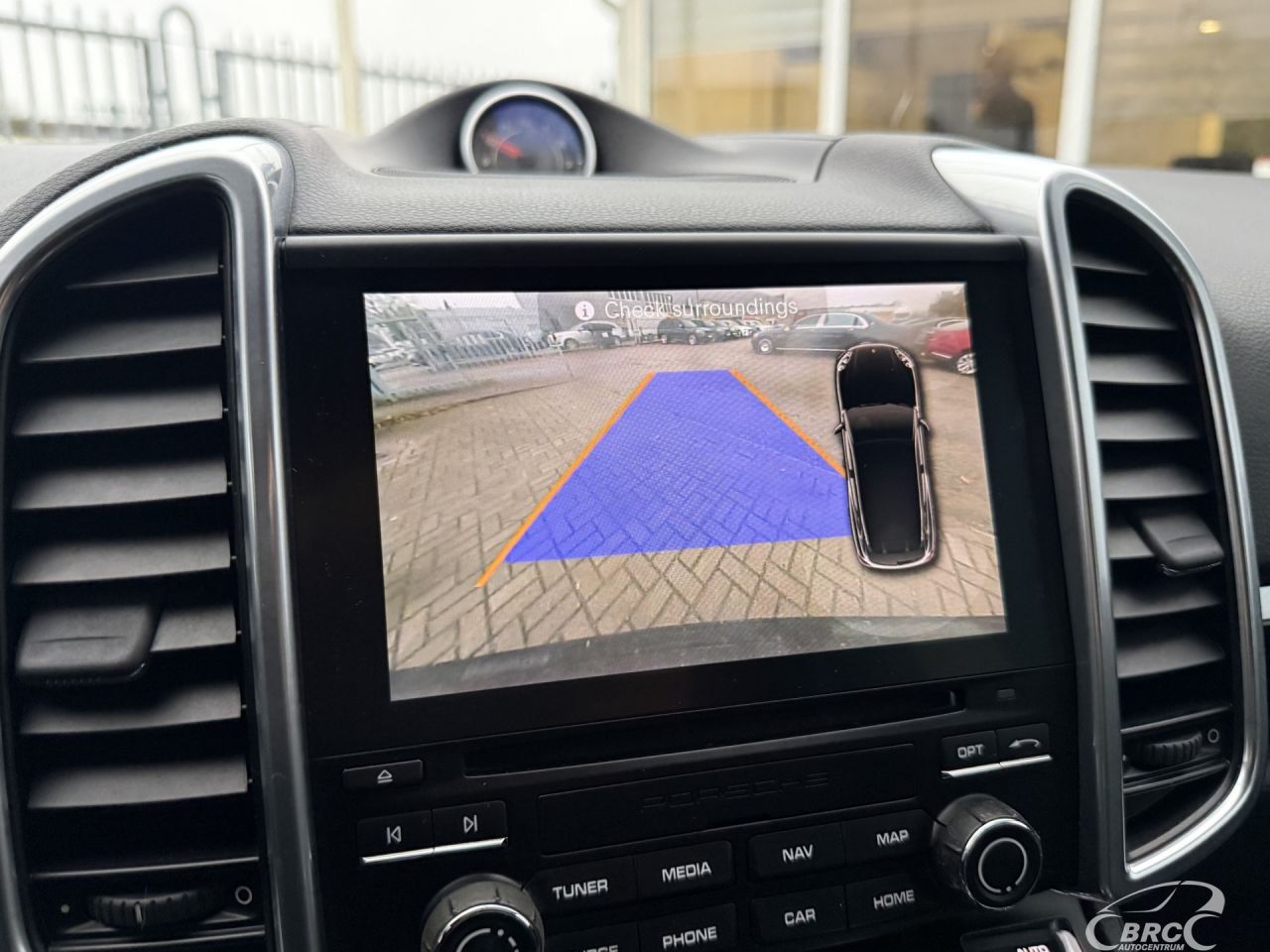 Porsche Cayenne | 25